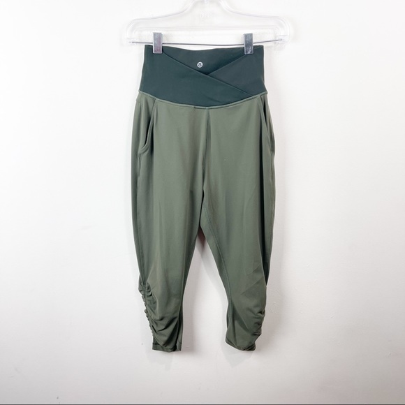 Lululemon Sunset Salutation Crop Fatigue Green/Ziggy Snake Butter Pink - Picture 2 of 15